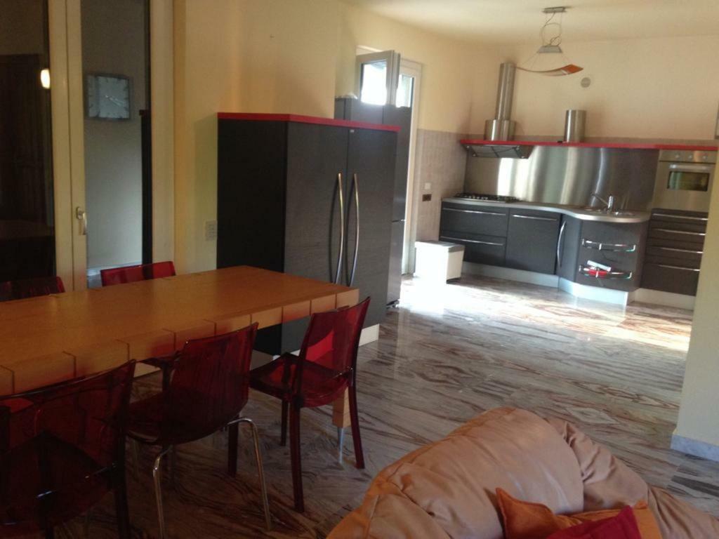 ריקו דל גולפו די ספאציה Villa Mara מראה חיצוני תמונה